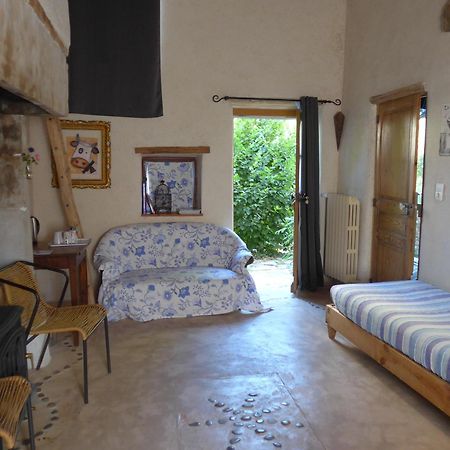 Le Vieux Velo Bed & Breakfast Chaptuzat Ngoại thất bức ảnh