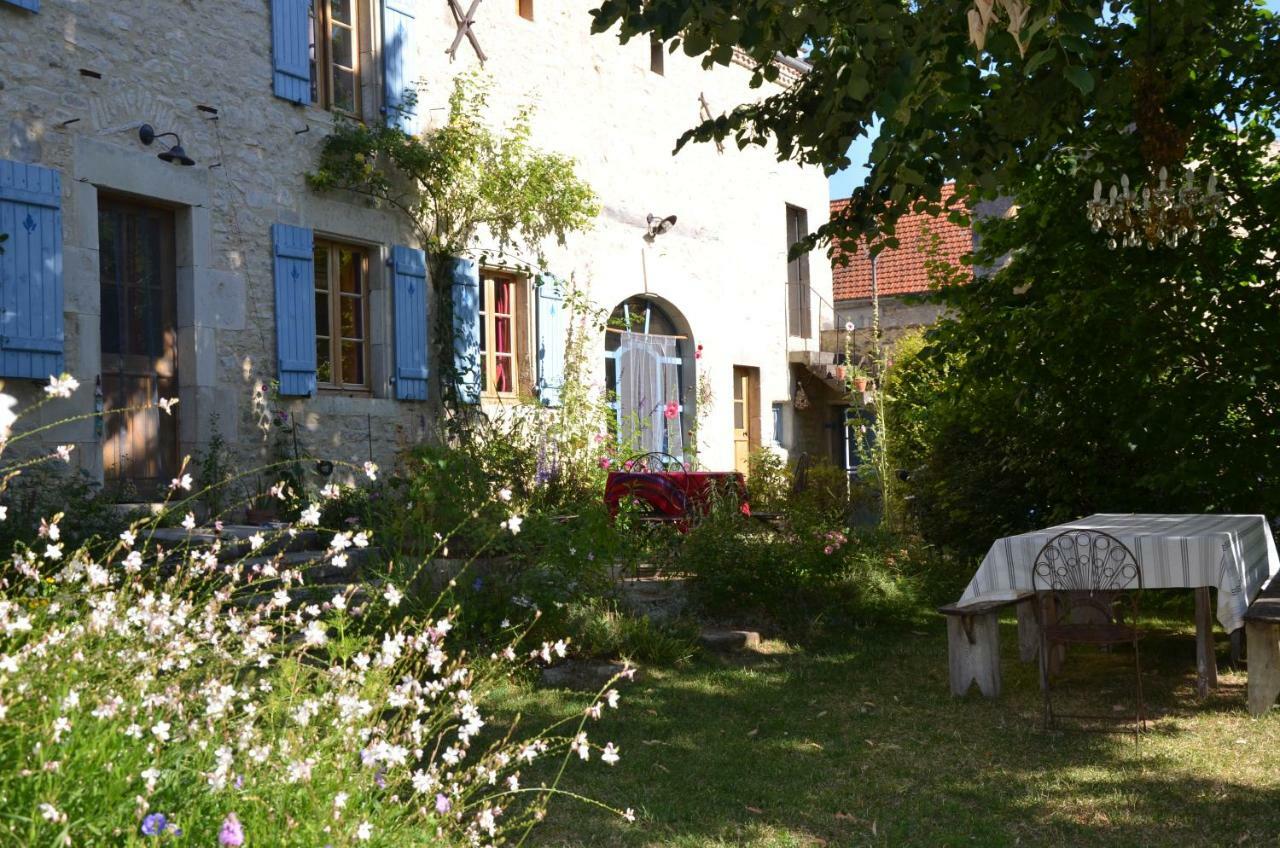 Le Vieux Velo Bed & Breakfast Chaptuzat Ngoại thất bức ảnh