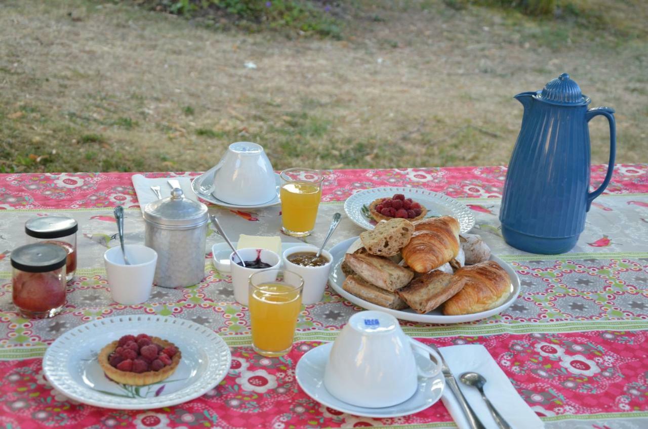 Le Vieux Velo Bed & Breakfast Chaptuzat Ngoại thất bức ảnh