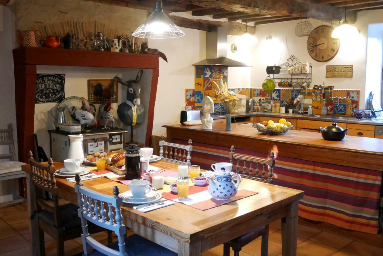 Le Vieux Velo Bed & Breakfast Chaptuzat Ngoại thất bức ảnh