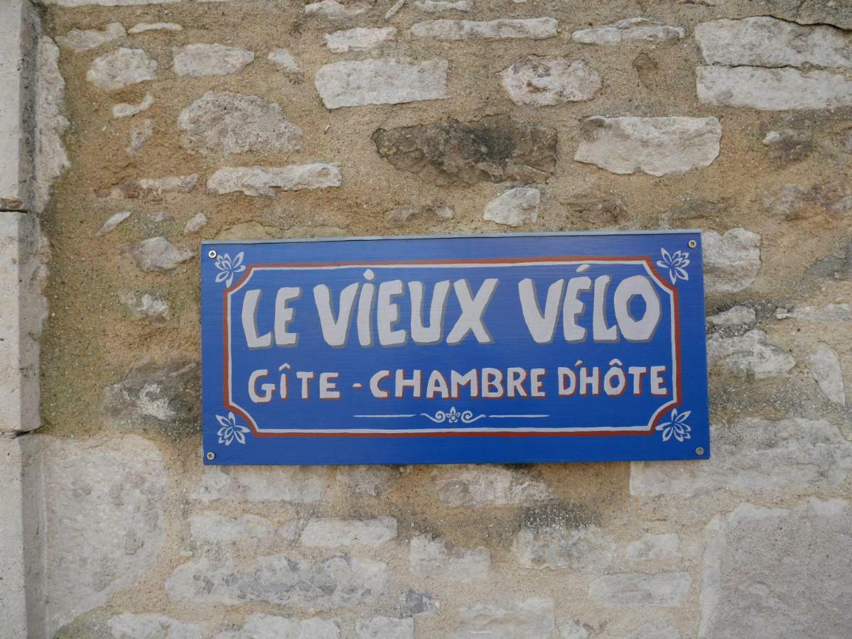 Le Vieux Velo Bed & Breakfast Chaptuzat Ngoại thất bức ảnh